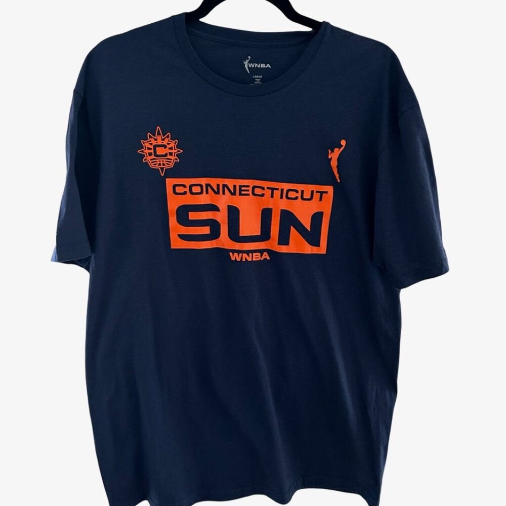 Connecticut Sun WNBA Basketball T shirt:  Size Large